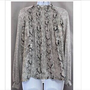 Boho72 boutique gray soft sweater -medium